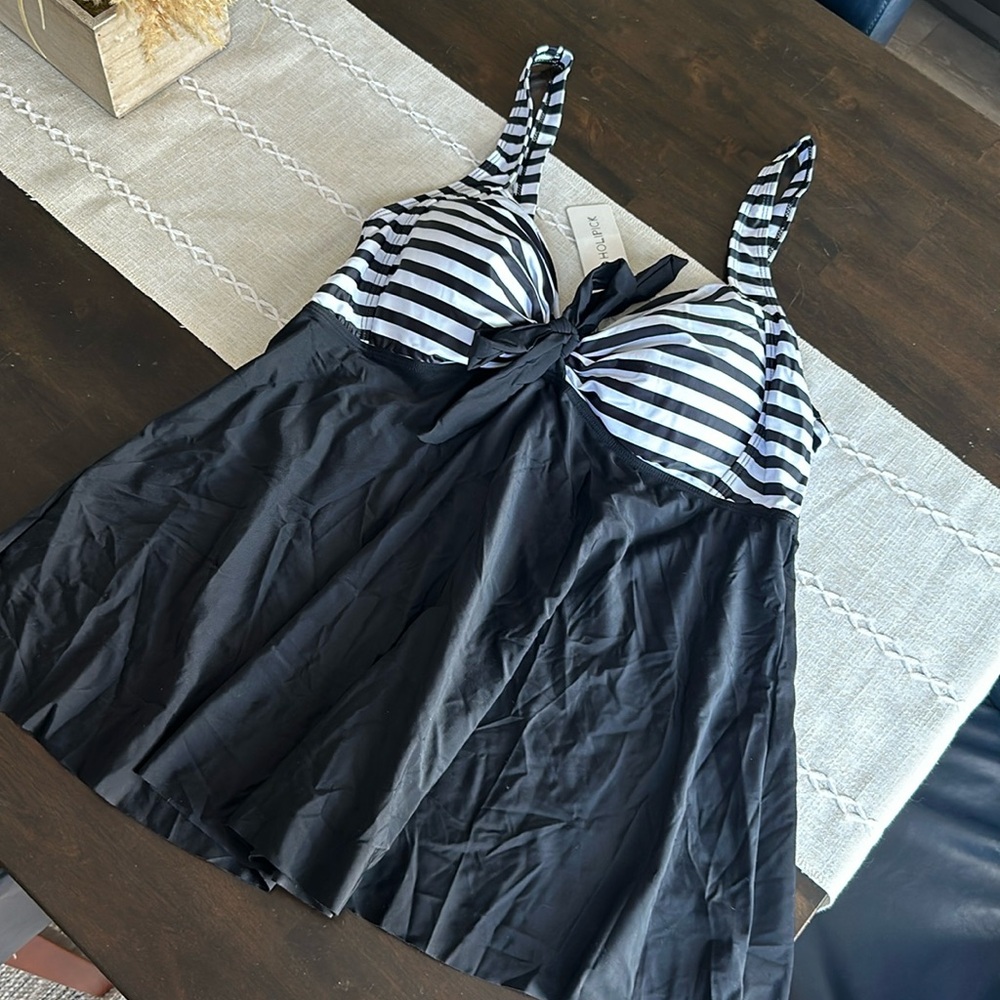 Holipick Plus Size Swimsuit Top